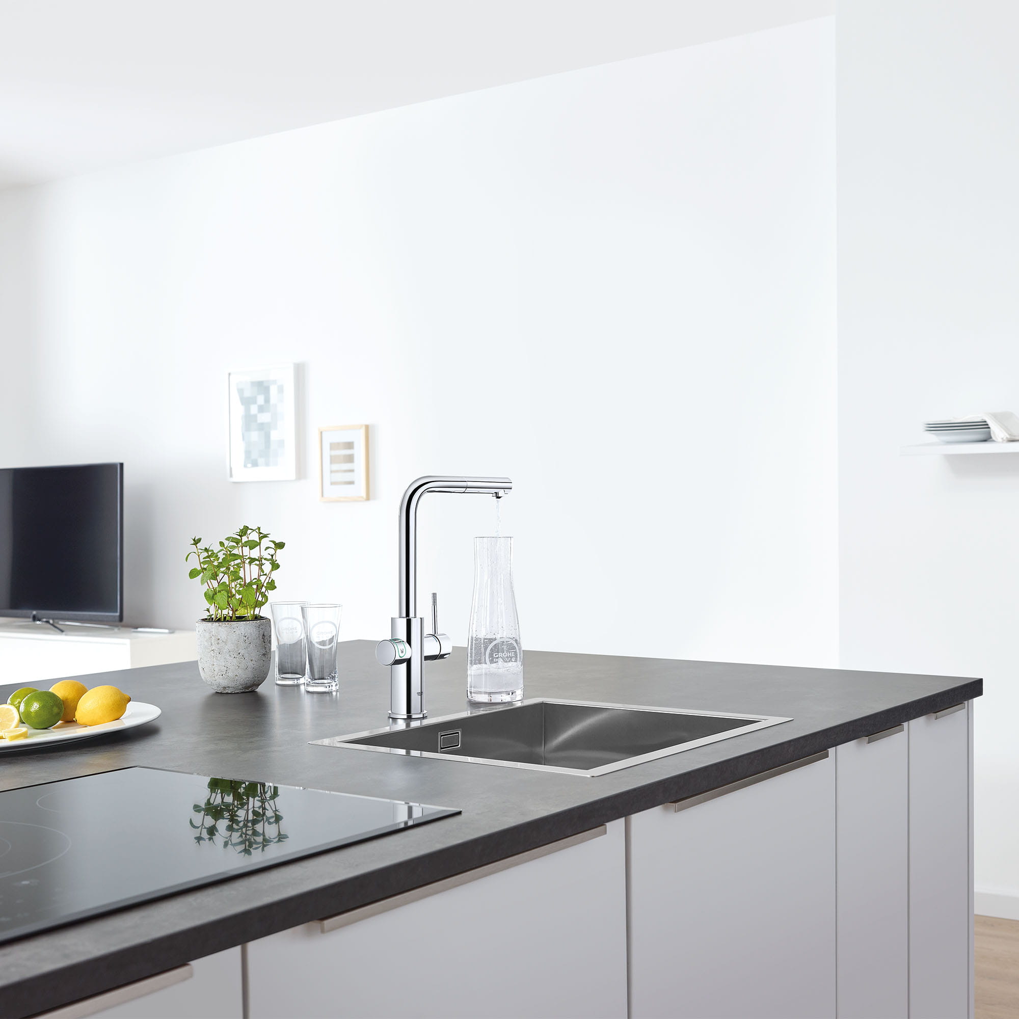 Single-Handle Pull-Out Kitchen Faucet Single Spray 1.75 GPM With Chilled & Sparkling Water